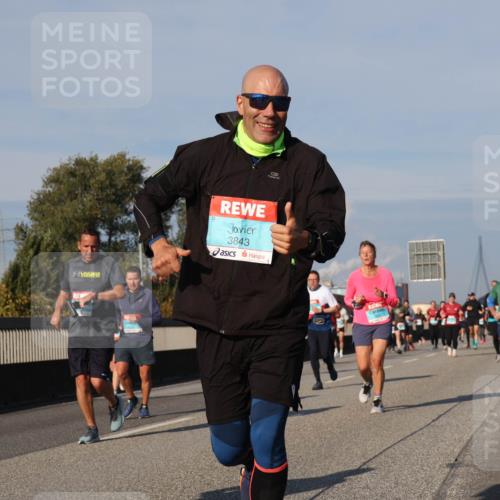 03.10.2025 - Köhlbrandbrückenlauf Luisa Fischer http://msf.ph/oto/9015302 03.10.2025 11:00:11 Position 3 3843 meine-sportfotos.de