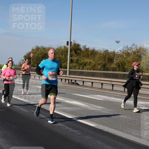03.10.2025 - Köhlbrandbrückenlauf Julia Fischer http://msf.ph/oto/9015306 03.10.2025 13:12:55 Position 3 5133 meine-sportfotos.de