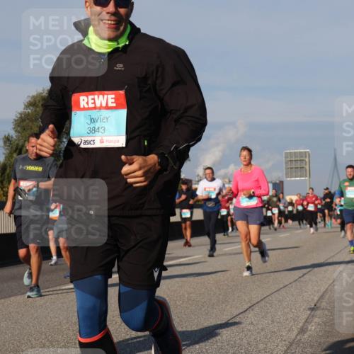 03.10.2025 - Köhlbrandbrückenlauf Luisa Fischer http://msf.ph/oto/9015308 03.10.2025 11:00:12 Position 3 3843 meine-sportfotos.de