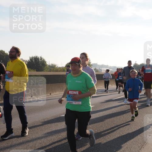 03.10.2025 - Köhlbrandbrückenlauf Fabian Wolf http://msf.ph/oto/9015315 03.10.2025 09:25:14 Position 3 3452, 3451, 304 meine-sportfotos.de