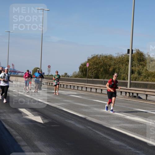 03.10.2025 - Köhlbrandbrückenlauf Julia Fischer http://msf.ph/oto/9015330 03.10.2025 13:13:03 Position 3  meine-sportfotos.de