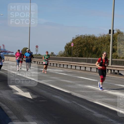 03.10.2025 - Köhlbrandbrückenlauf Julia Fischer http://msf.ph/oto/9015333 03.10.2025 13:13:03 Position 3  meine-sportfotos.de