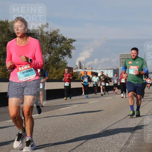 03.10.2025 - Köhlbrandbrückenlauf Luisa Fischer http://msf.ph/oto/9015335 03.10.2025 11:00:14 Position 3 3507 meine-sportfotos.de