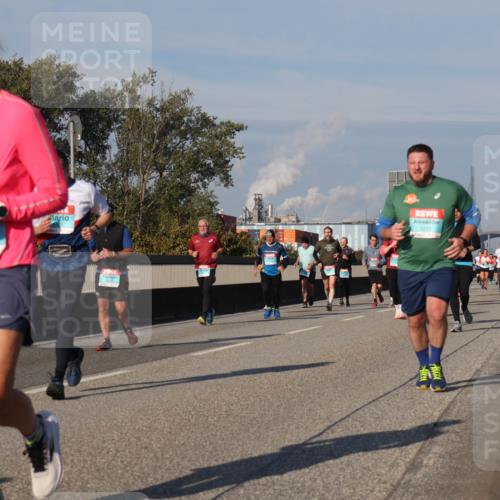 03.10.2025 - Köhlbrandbrückenlauf Luisa Fischer http://msf.ph/oto/9015338 03.10.2025 11:00:15 Position 3 3507, 1213 meine-sportfotos.de