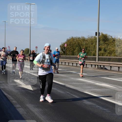 03.10.2025 - Köhlbrandbrückenlauf Julia Fischer http://msf.ph/oto/9015352 03.10.2025 13:13:07 Position 3  meine-sportfotos.de
