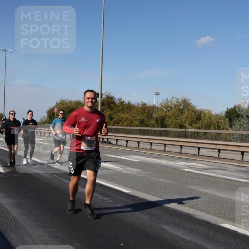 03.10.2025 - Köhlbrandbrückenlauf Julia Fischer http://msf.ph/oto/9015405 03.10.2025 13:13:18 Position 3 472 meine-sportfotos.de