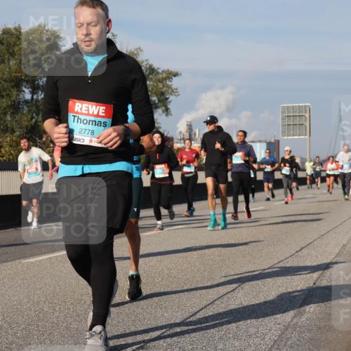 03.10.2025 - Köhlbrandbrückenlauf Luisa Fischer http://msf.ph/oto/9015406 03.10.2025 11:00:21 Position 3 2778 meine-sportfotos.de