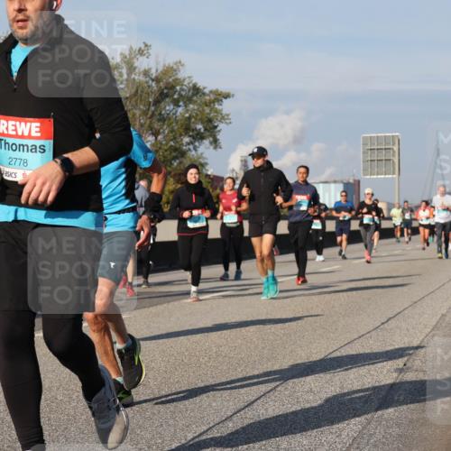 03.10.2025 - Köhlbrandbrückenlauf Luisa Fischer http://msf.ph/oto/9015409 03.10.2025 11:00:22 Position 3 2778 meine-sportfotos.de