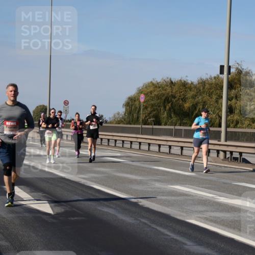 03.10.2025 - Köhlbrandbrückenlauf Julia Fischer http://msf.ph/oto/9015426 03.10.2025 13:13:24 Position 3  meine-sportfotos.de