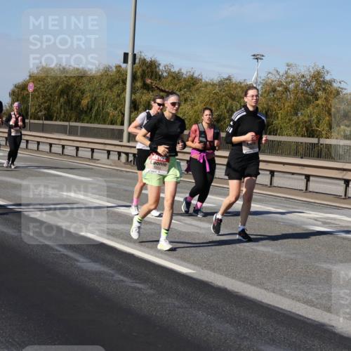03.10.2025 - Köhlbrandbrückenlauf Julia Fischer http://msf.ph/oto/9015449 03.10.2025 13:13:31 Position 3  meine-sportfotos.de