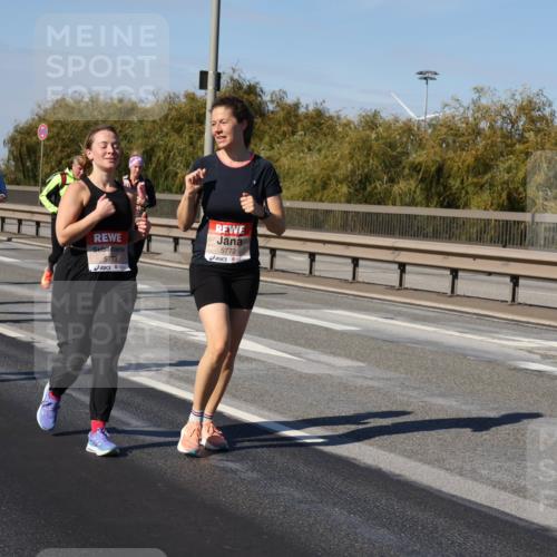 03.10.2025 - Köhlbrandbrückenlauf Julia Fischer http://msf.ph/oto/9015461 03.10.2025 13:13:34 Position 3 5773, 5772 meine-sportfotos.de