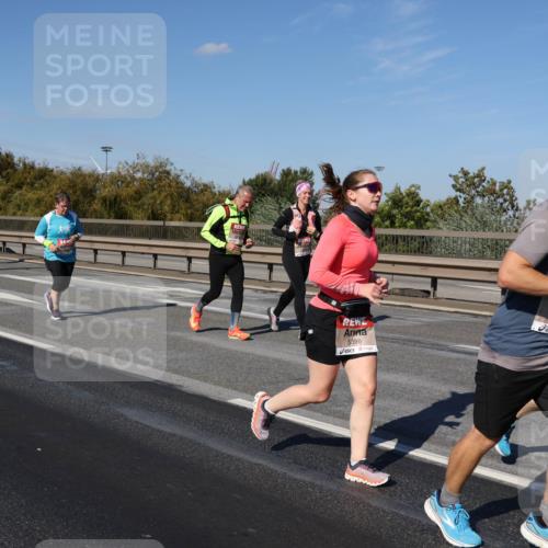 03.10.2025 - Köhlbrandbrückenlauf Julia Fischer http://msf.ph/oto/9015482 03.10.2025 13:13:39 Position 3 5398, 526 meine-sportfotos.de