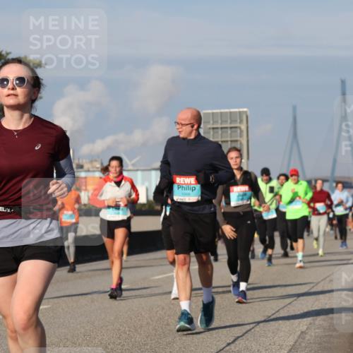 03.10.2025 - Köhlbrandbrückenlauf Luisa Fischer http://msf.ph/oto/9015502 03.10.2025 11:00:31 Position 3 1666 meine-sportfotos.de