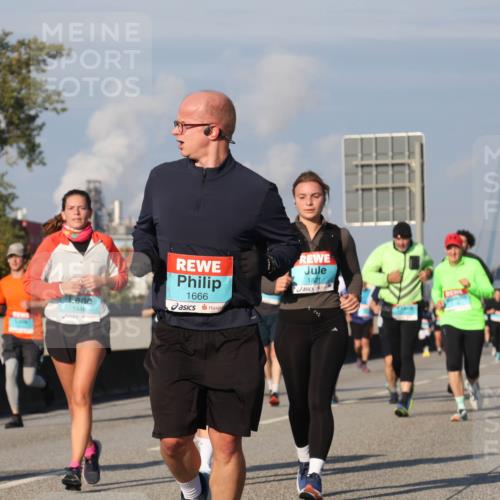 03.10.2025 - Köhlbrandbrückenlauf Luisa Fischer http://msf.ph/oto/9015516 03.10.2025 11:00:33 Position 3 1446, 1666, 1821 meine-sportfotos.de