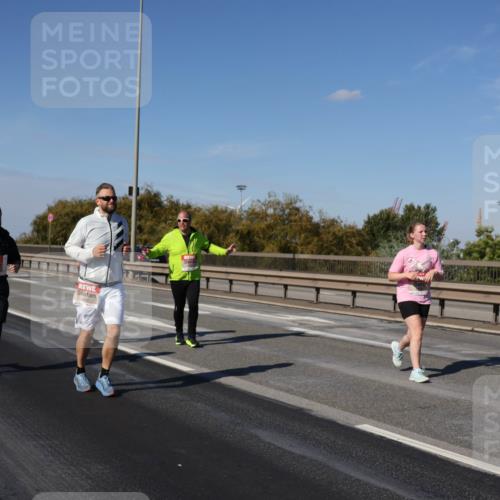 03.10.2025 - Köhlbrandbrückenlauf Julia Fischer http://msf.ph/oto/9015536 03.10.2025 13:13:47 Position 3 4498 meine-sportfotos.de