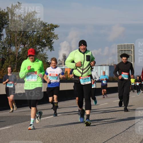 03.10.2025 - Köhlbrandbrückenlauf Luisa Fischer http://msf.ph/oto/9015571 03.10.2025 11:00:38 Position 3 1736, 3049, 2724, 3816 meine-sportfotos.de