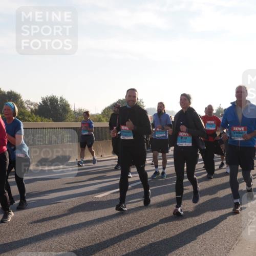 03.10.2025 - Köhlbrandbrückenlauf Fabian Wolf http://msf.ph/oto/9015576 03.10.2025 09:25:23 Position 3 2931, 2300, 2298, 2659 meine-sportfotos.de