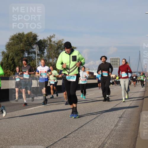 03.10.2025 - Köhlbrandbrückenlauf Luisa Fischer http://msf.ph/oto/9015593 03.10.2025 11:00:40 Position 3 2724 meine-sportfotos.de