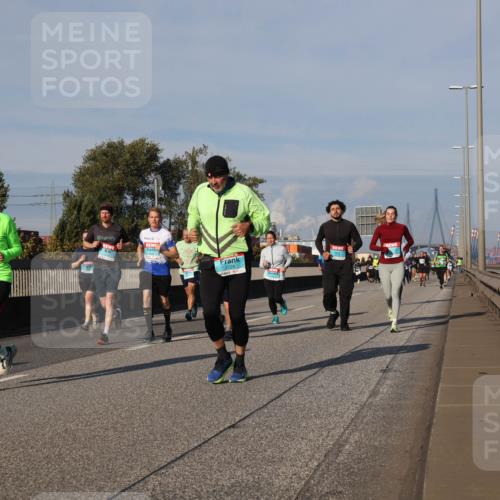 03.10.2025 - Köhlbrandbrückenlauf Luisa Fischer http://msf.ph/oto/9015596 03.10.2025 11:00:41 Position 3 2724 meine-sportfotos.de