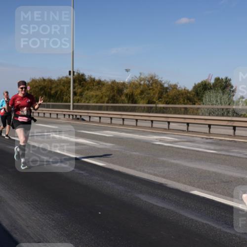 03.10.2025 - Köhlbrandbrückenlauf Julia Fischer http://msf.ph/oto/9015598 03.10.2025 13:13:58 Position 3 5413 meine-sportfotos.de