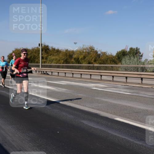 03.10.2025 - Köhlbrandbrückenlauf Julia Fischer http://msf.ph/oto/9015601 03.10.2025 13:13:59 Position 3  meine-sportfotos.de