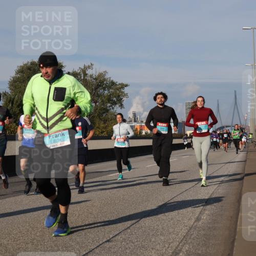 03.10.2025 - Köhlbrandbrückenlauf Luisa Fischer http://msf.ph/oto/9015606 03.10.2025 11:00:41 Position 3 2724 meine-sportfotos.de