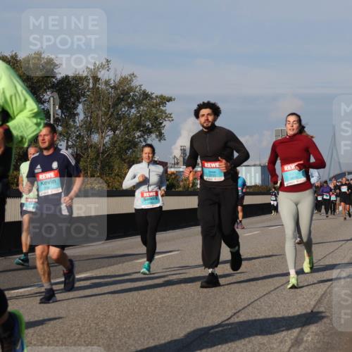 03.10.2025 - Köhlbrandbrückenlauf Luisa Fischer http://msf.ph/oto/9015609 03.10.2025 11:00:42 Position 3 2724, 3047, 3725, 3816 meine-sportfotos.de