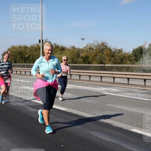 03.10.2025 - Köhlbrandbrückenlauf Julia Fischer http://msf.ph/oto/9015637 03.10.2025 13:14:03 Position 3  meine-sportfotos.de