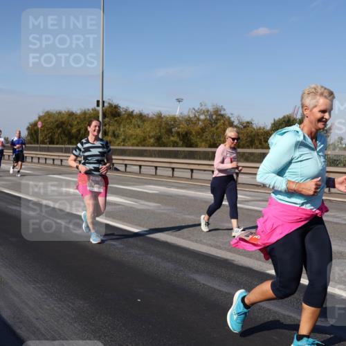 03.10.2025 - Köhlbrandbrückenlauf Julia Fischer http://msf.ph/oto/9015641 03.10.2025 13:14:05 Position 3 76 meine-sportfotos.de