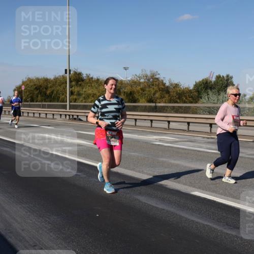 03.10.2025 - Köhlbrandbrückenlauf Julia Fischer http://msf.ph/oto/9015644 03.10.2025 13:14:05 Position 3 676 meine-sportfotos.de