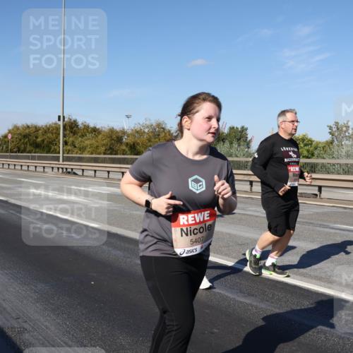 03.10.2025 - Köhlbrandbrückenlauf Julia Fischer http://msf.ph/oto/9015662 03.10.2025 13:14:14 Position 3 5407 meine-sportfotos.de