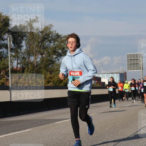 03.10.2025 - Köhlbrandbrückenlauf Luisa Fischer http://msf.ph/oto/9015663 03.10.2025 11:00:46 Position 3  meine-sportfotos.de