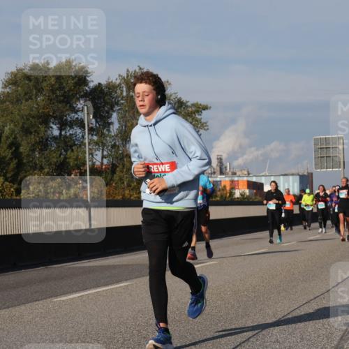 03.10.2025 - Köhlbrandbrückenlauf Luisa Fischer http://msf.ph/oto/9015670 03.10.2025 11:00:47 Position 3  meine-sportfotos.de
