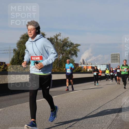 03.10.2025 - Köhlbrandbrückenlauf Luisa Fischer http://msf.ph/oto/9015676 03.10.2025 11:00:47 Position 3  meine-sportfotos.de