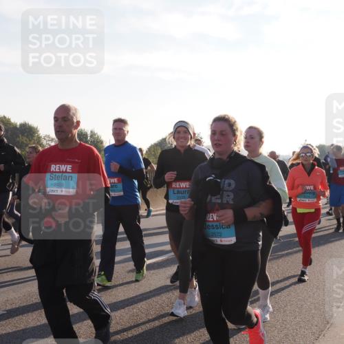 03.10.2025 - Köhlbrandbrückenlauf Fabian Wolf http://msf.ph/oto/9015679 03.10.2025 09:25:27 Position 3 2468, 814, 3105, 2572, 3074, 10 meine-sportfotos.de