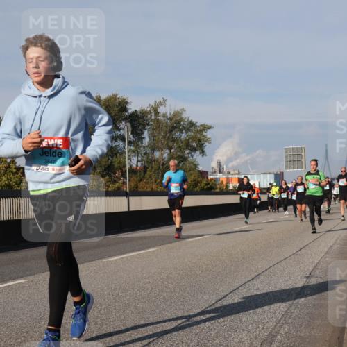 03.10.2025 - Köhlbrandbrückenlauf Luisa Fischer http://msf.ph/oto/9015682 03.10.2025 11:00:48 Position 3 3647 meine-sportfotos.de