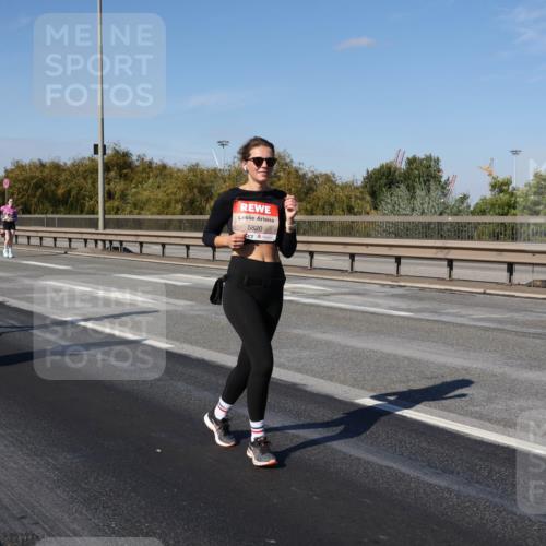 03.10.2025 - Köhlbrandbrückenlauf Julia Fischer http://msf.ph/oto/9015692 03.10.2025 13:14:28 Position 3 5820 meine-sportfotos.de