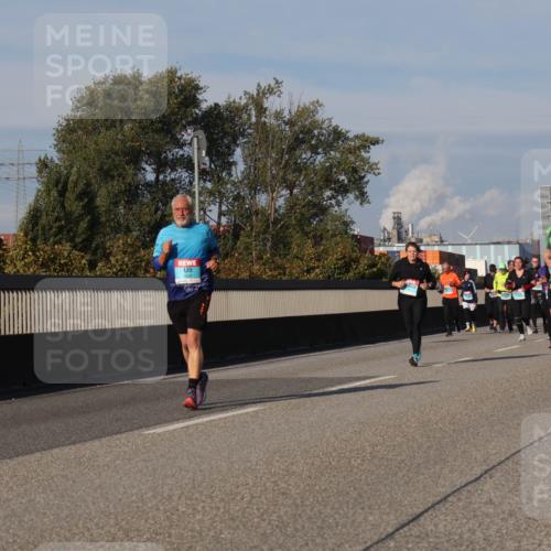 03.10.2025 - Köhlbrandbrückenlauf Luisa Fischer http://msf.ph/oto/9015697 03.10.2025 11:00:49 Position 3  meine-sportfotos.de