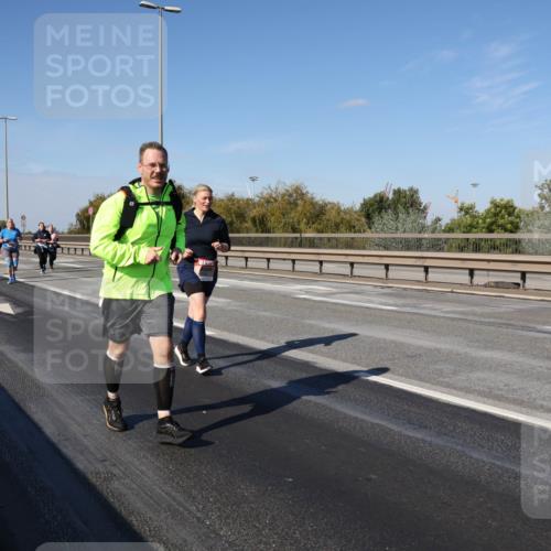 03.10.2025 - Köhlbrandbrückenlauf Julia Fischer http://msf.ph/oto/9015702 03.10.2025 13:14:29 Position 3  meine-sportfotos.de