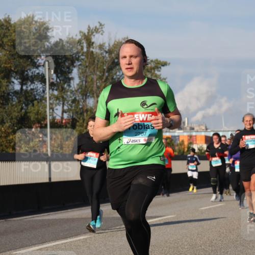 03.10.2025 - Köhlbrandbrückenlauf Luisa Fischer http://msf.ph/oto/9015717 03.10.2025 11:00:51 Position 3 2707 meine-sportfotos.de