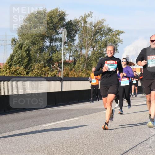 03.10.2025 - Köhlbrandbrückenlauf Luisa Fischer http://msf.ph/oto/9015735 03.10.2025 11:00:54 Position 3 1304, 1303 meine-sportfotos.de