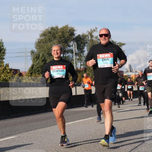03.10.2025 - Köhlbrandbrückenlauf Luisa Fischer http://msf.ph/oto/9015748 03.10.2025 11:00:55 Position 3 1304, 1303, 2345 meine-sportfotos.de