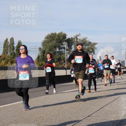 03.10.2025 - Köhlbrandbrückenlauf Luisa Fischer http://msf.ph/oto/9015767 03.10.2025 11:00:57 Position 3 3726 meine-sportfotos.de