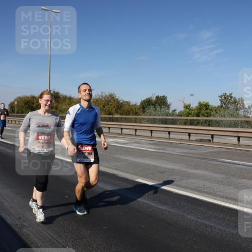 03.10.2025 - Köhlbrandbrückenlauf Julia Fischer http://msf.ph/oto/9015773 03.10.2025 13:14:50 Position 3 4775 meine-sportfotos.de