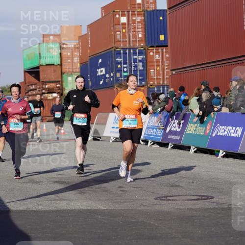03.10.2025 - Köhlbrandbrückenlauf Michael Burmester http://msf.ph/oto/9015774 03.10.2025 10:15:16 Ziel 1337, 1637, 1691, 1754, 1761, 2046, 2707, 3482, 3515, 3596, 3792 meine-sportfotos.de