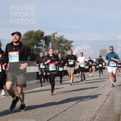 03.10.2025 - Köhlbrandbrückenlauf Luisa Fischer http://msf.ph/oto/9015778 03.10.2025 11:00:58 Position 3 2345, 3779 meine-sportfotos.de