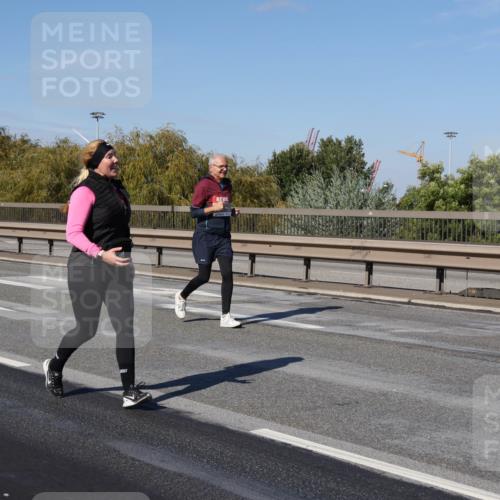 03.10.2025 - Köhlbrandbrückenlauf Julia Fischer http://msf.ph/oto/9015790 03.10.2025 13:14:59 Position 3  meine-sportfotos.de