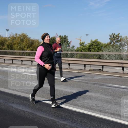 03.10.2025 - Köhlbrandbrückenlauf Julia Fischer http://msf.ph/oto/9015792 03.10.2025 13:15:00 Position 3  meine-sportfotos.de