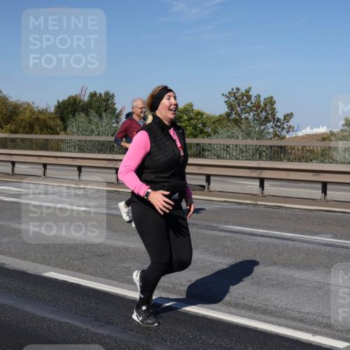 03.10.2025 - Köhlbrandbrückenlauf Julia Fischer http://msf.ph/oto/9015795 03.10.2025 13:15:00 Position 3  meine-sportfotos.de