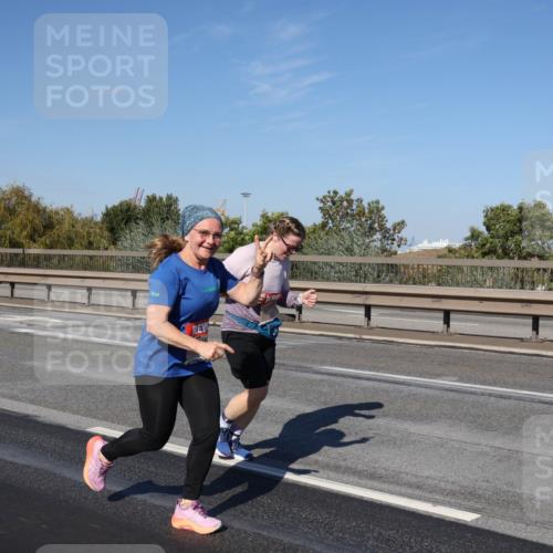 03.10.2025 - Köhlbrandbrückenlauf Julia Fischer http://msf.ph/oto/9015806 03.10.2025 13:15:06 Position 3  meine-sportfotos.de